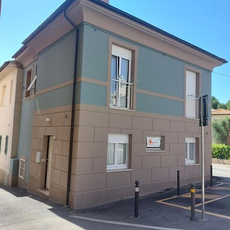 B&B Un Posto Al Sole Numana Bagian luar foto